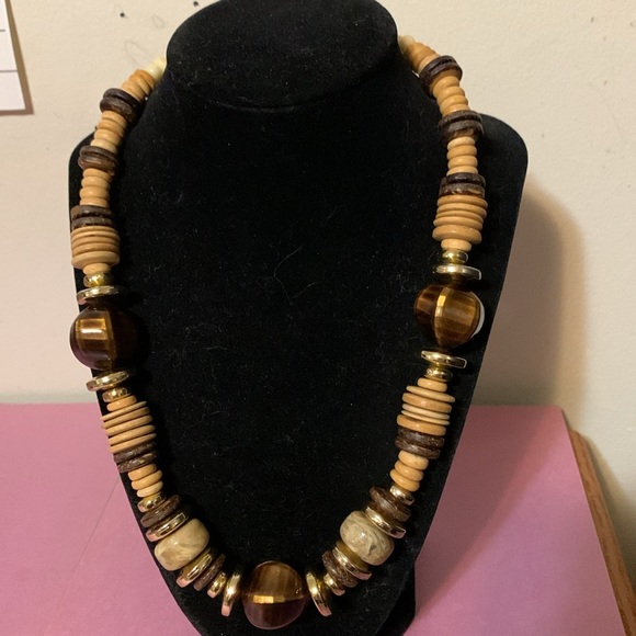 Beautiful necklace fall colours 19” - Picture 2 of 6